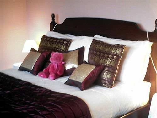 Linchens Bed And Breakfast Felbridge Extérieur photo
